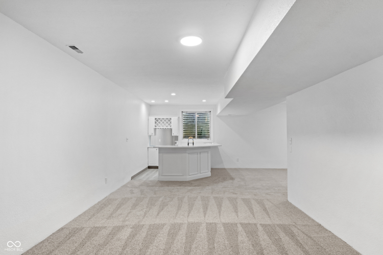 Listing Image 56