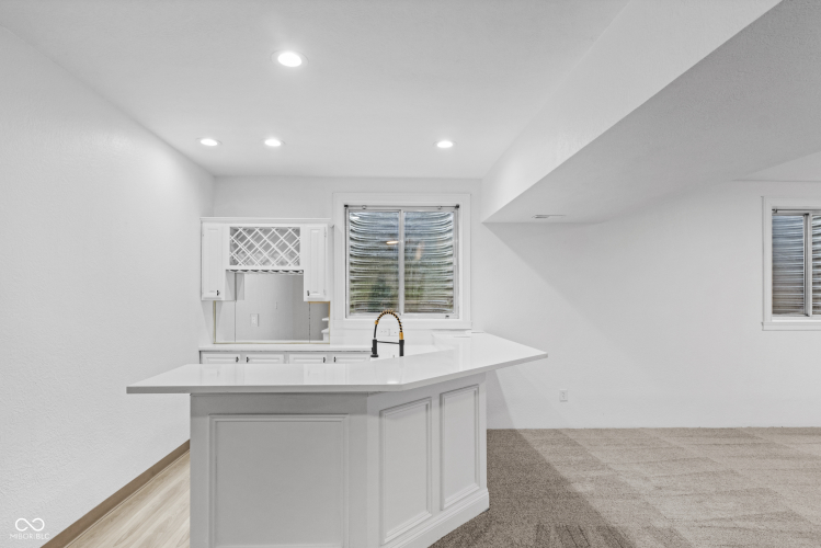 Listing Image 58