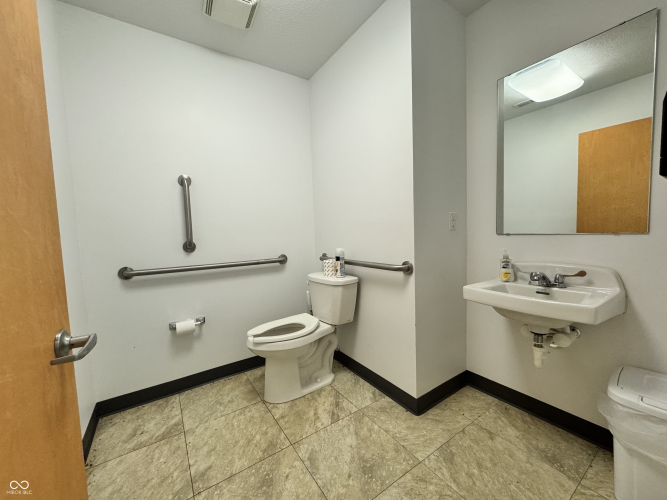 Listing Image 25