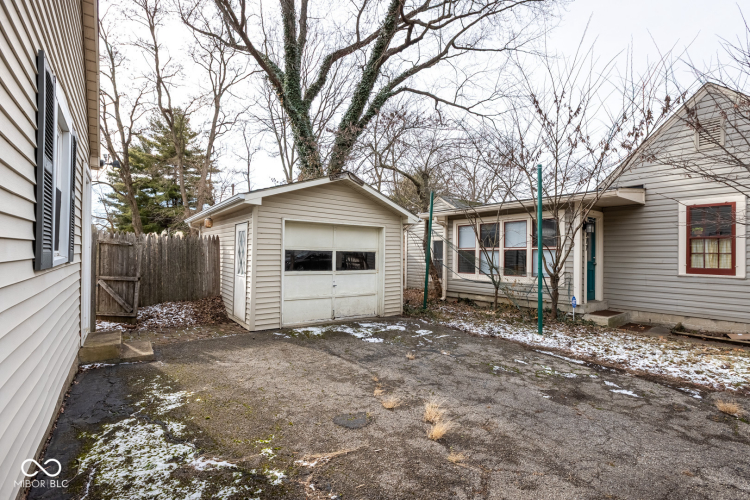 Listing Image 5