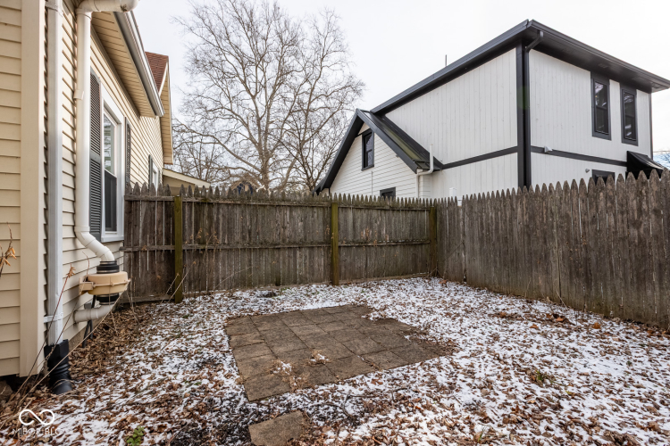 Listing Image 7
