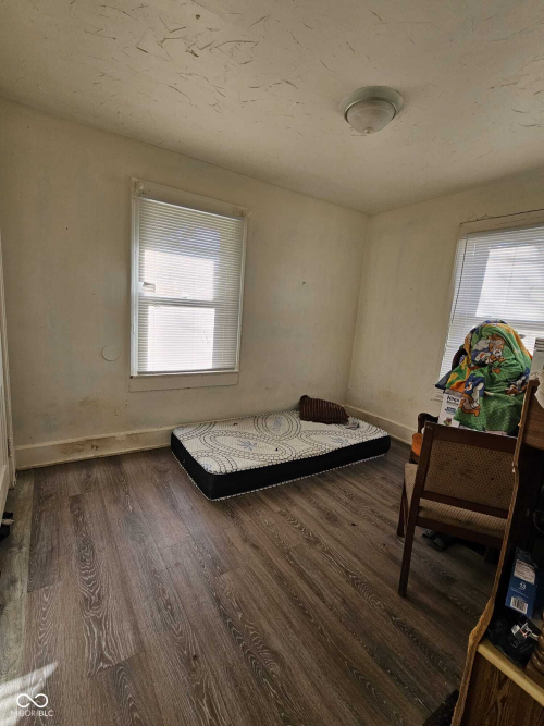 Listing Image 20