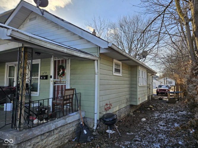 Listing Image 3