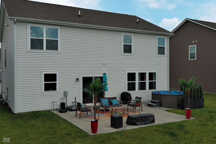 Listing Image 19
