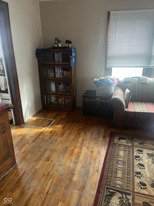 Listing Image 5