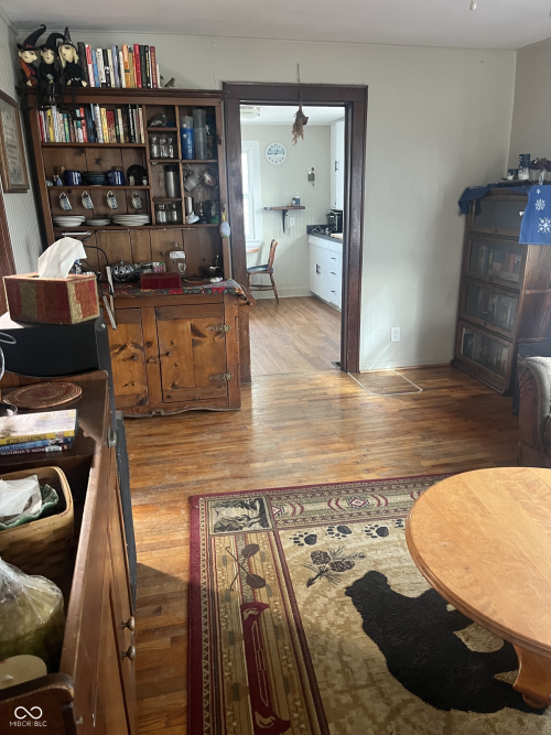 Listing Image 7