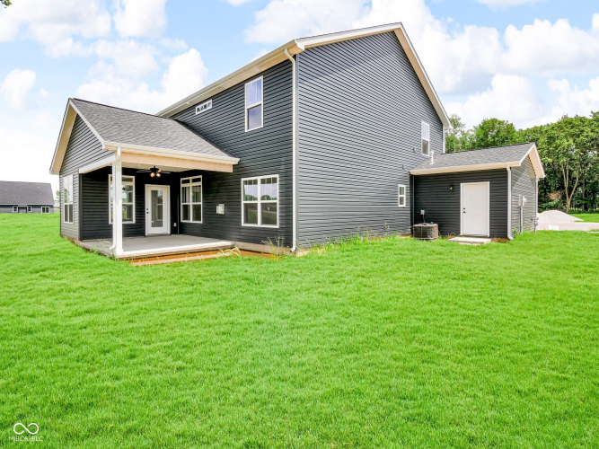 Listing Image 4