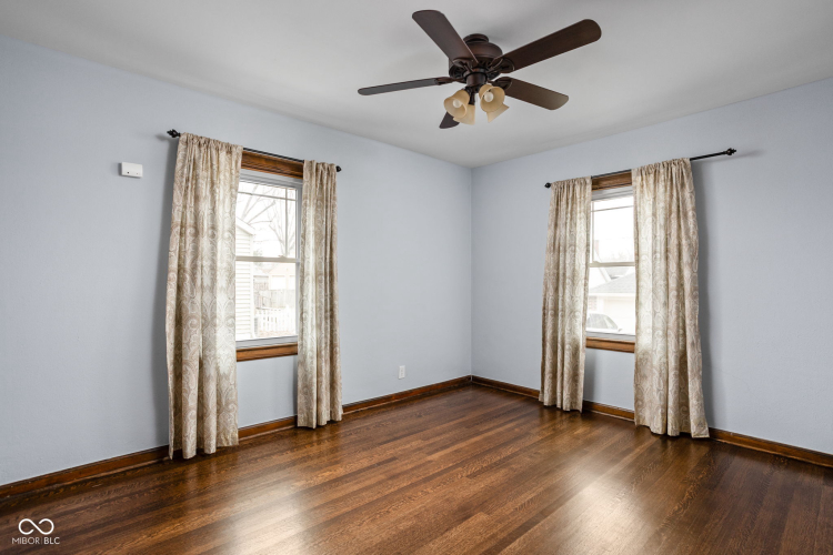 Listing Image 20