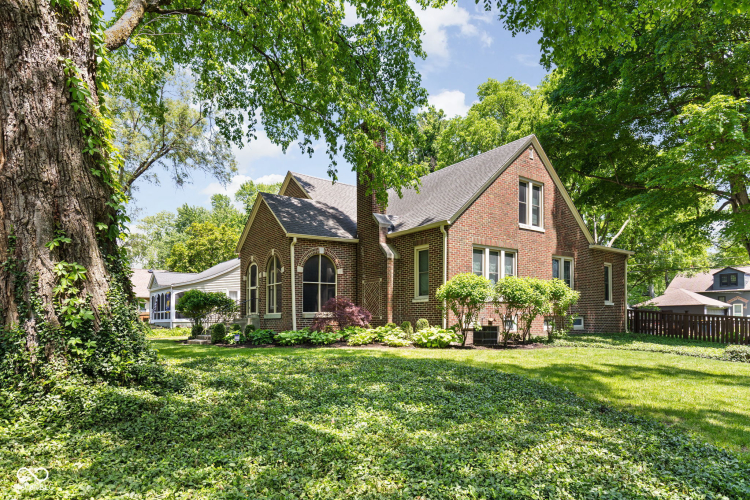 Listing Image 4