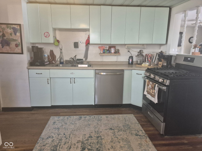 Listing Image 6