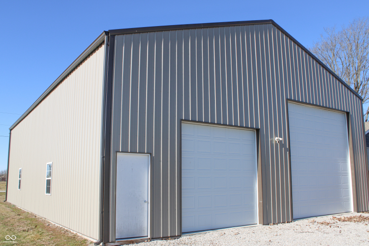Listing Image 4