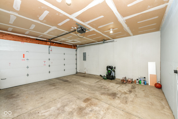Listing Image 38