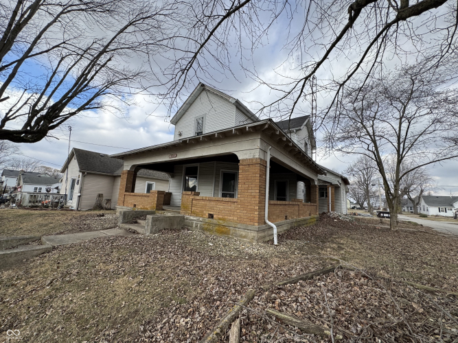 Listing Image 4