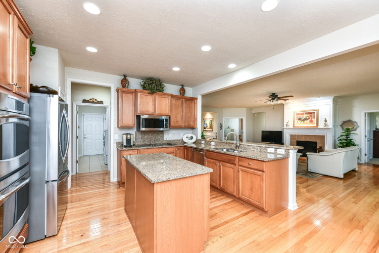 Listing Image 13