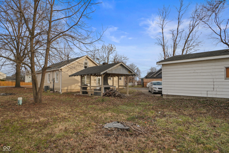 Listing Image 6
