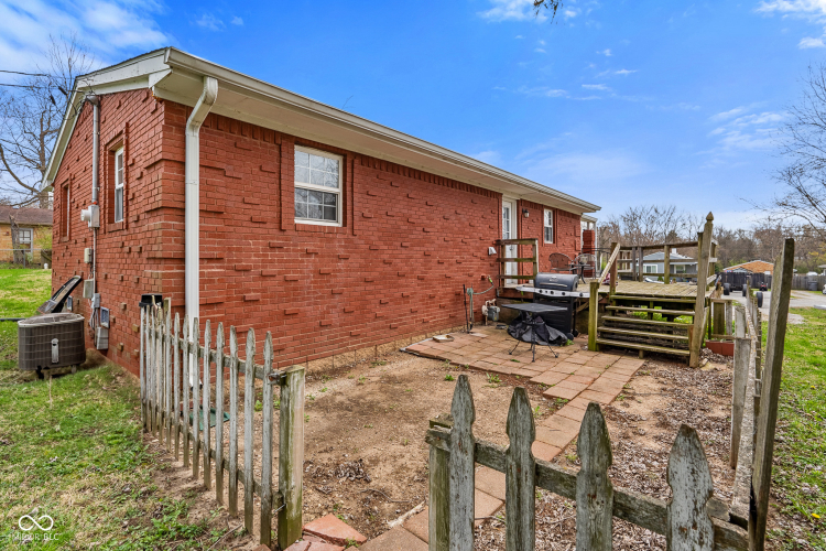 Listing Image 19