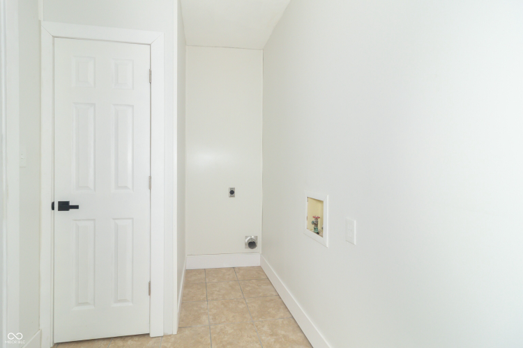 Listing Image 28