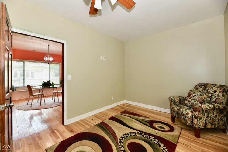 Listing Image 19