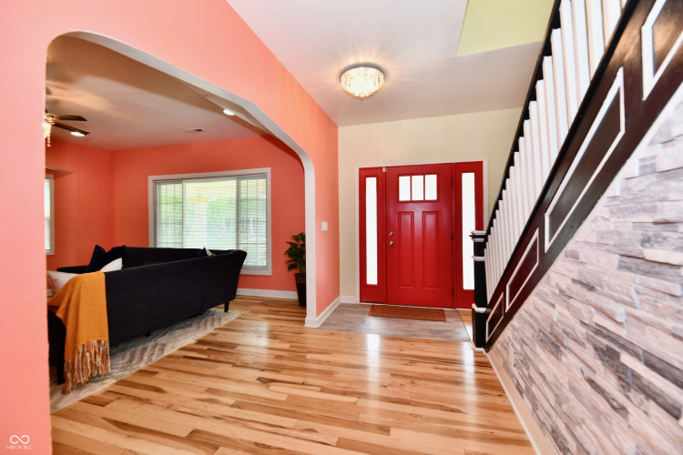 Listing Image 8