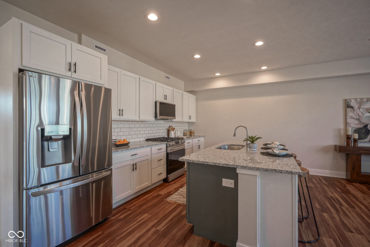 Listing Image 13