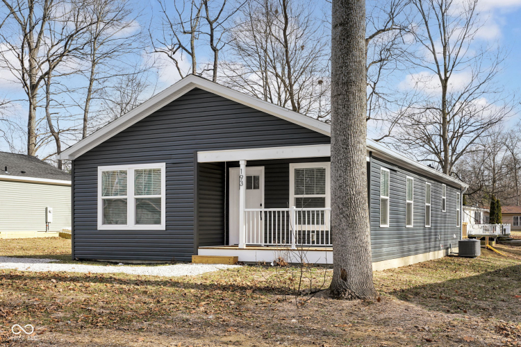 Listing Image 3
