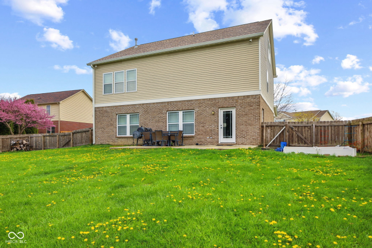 Listing Image 6