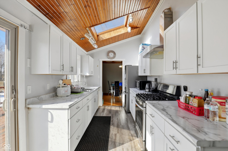 Listing Image 18