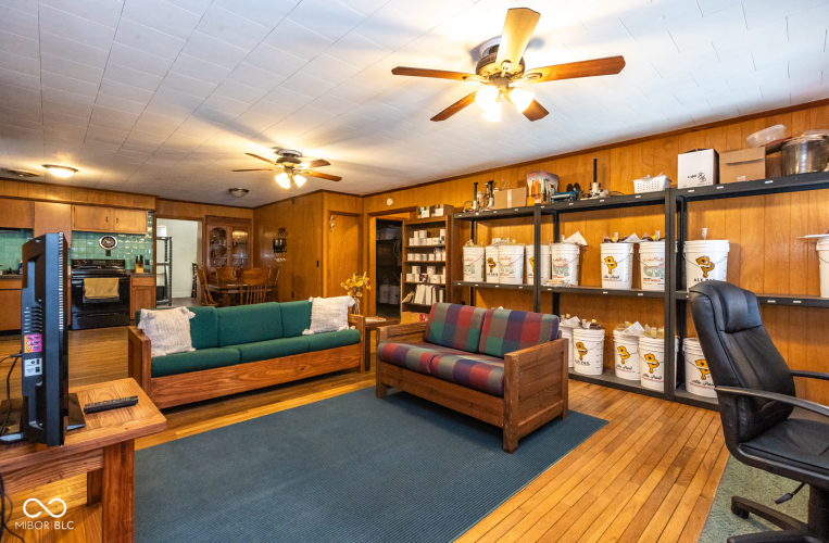 Listing Image 18