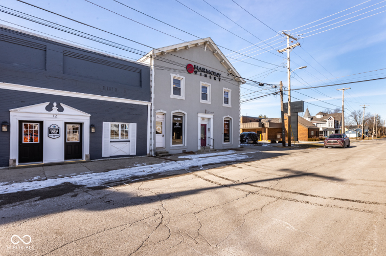 Listing Image 6