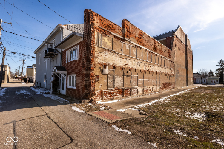 Listing Image 8