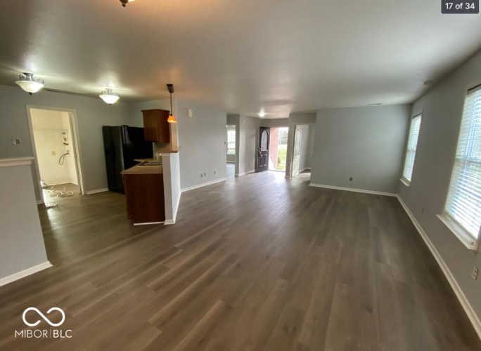 Listing Image 16
