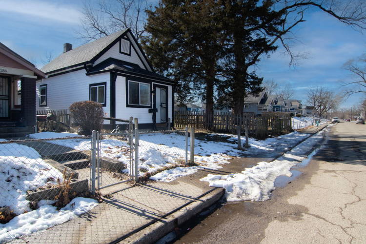 Listing Image 3