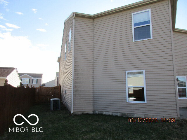 Listing Image 4