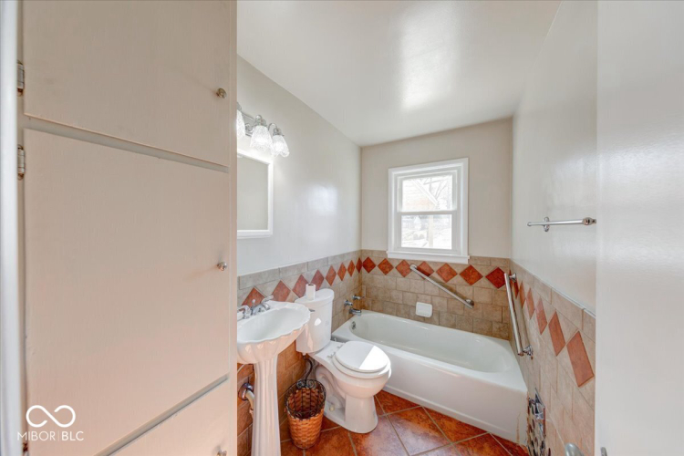 Listing Image 18