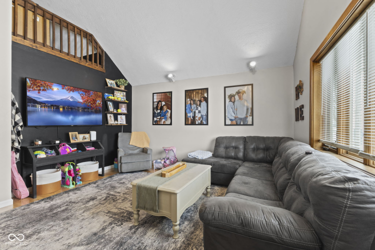 Listing Image 37