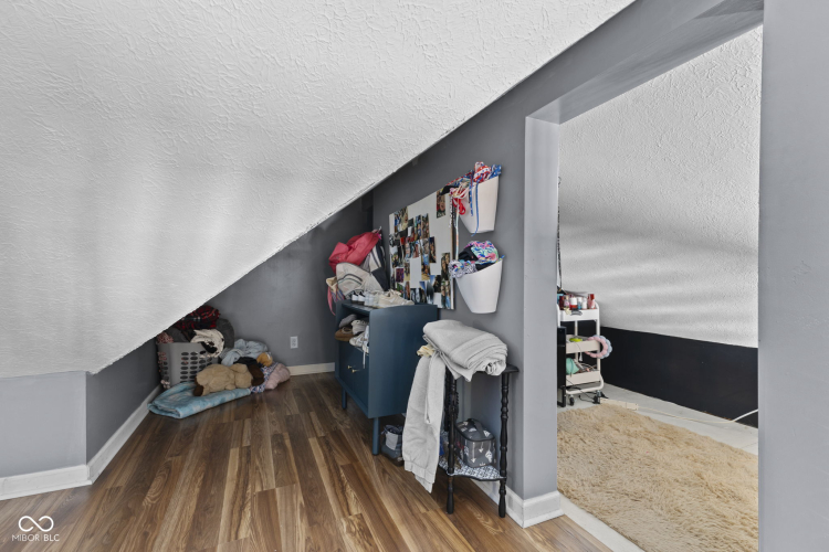Listing Image 47