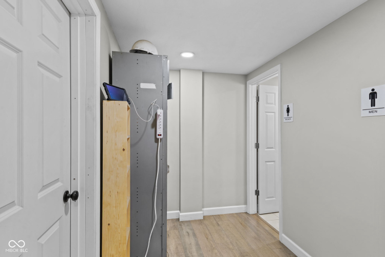 Listing Image 58