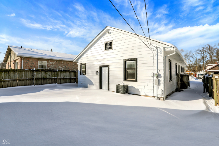 Listing Image 18