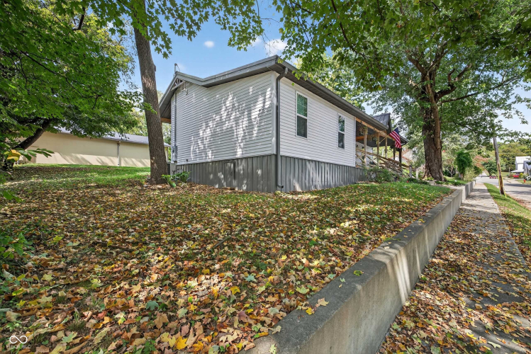 Listing Image 3
