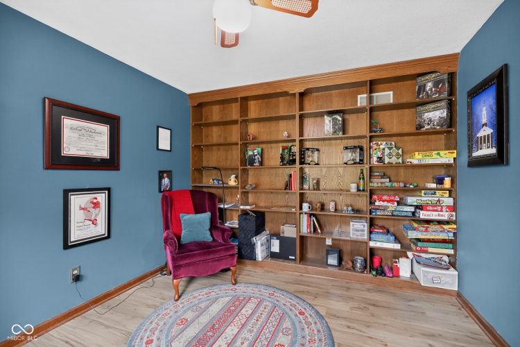 Listing Image 8