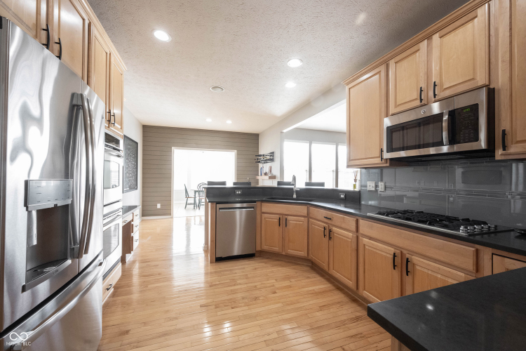 Listing Image 23