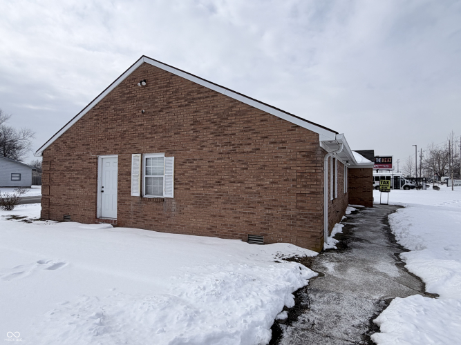 Listing Image 6