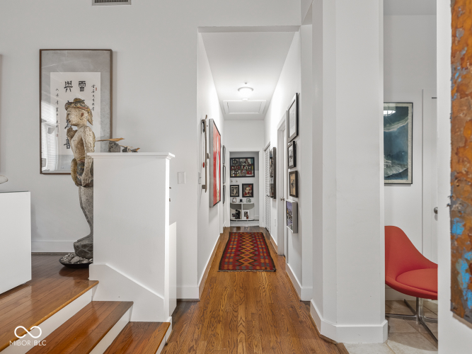 Listing Image 17
