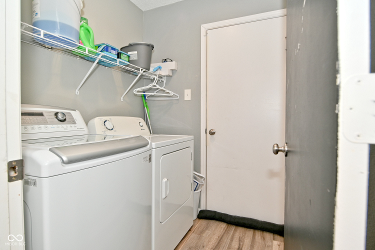 Listing Image 17