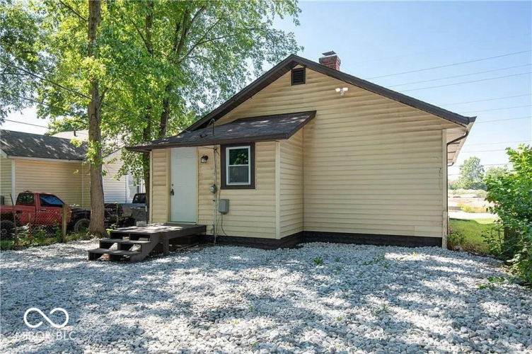 Listing Image 3