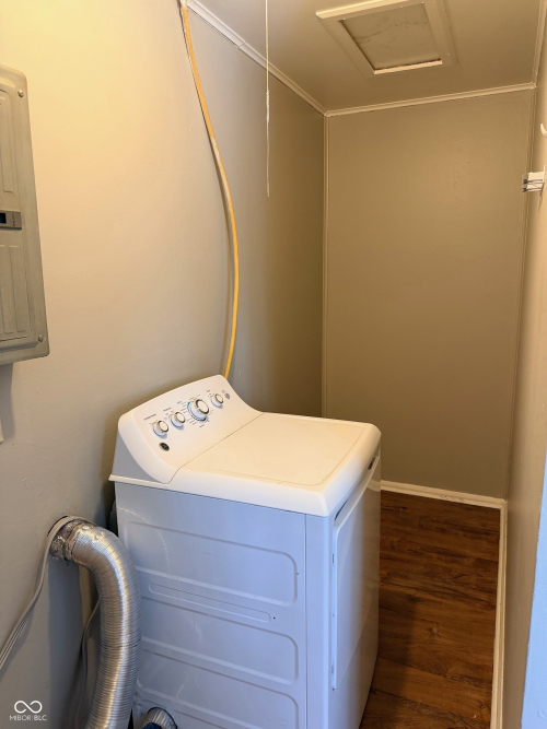 Listing Image 6