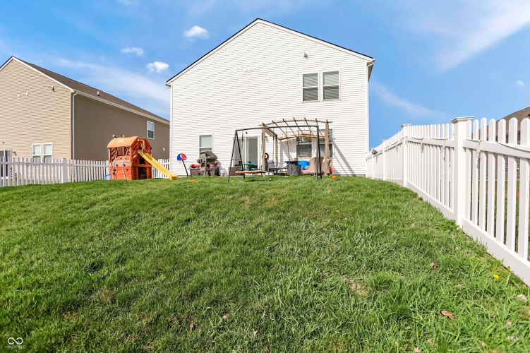 Listing Image 48