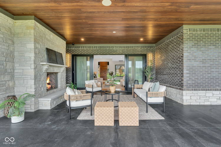 Listing Image 101