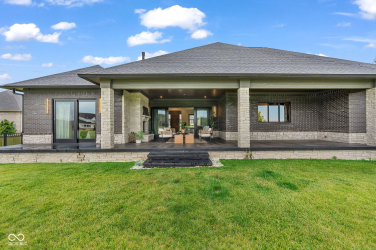 Listing Image 102