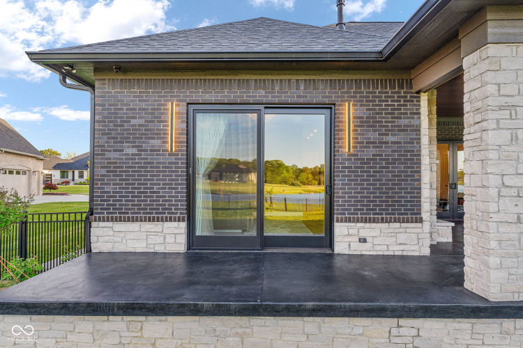 Listing Image 103